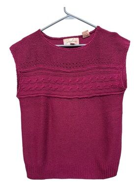Vintage 80’s/90’s Jaclyn Smith Crewneck Cable Knit Sweater Vest in Raspberry L